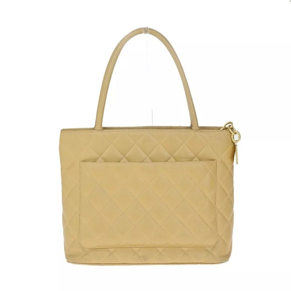 CHANEL CC Medallion Matelasse Shoulder Bag Grained Calfskin Leather authentic - Picture 2 of 16